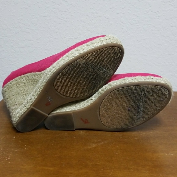 BCBG Pink Wedges - Picture 7 of 7